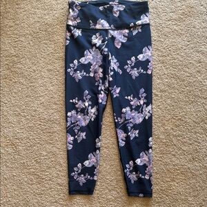 GapFit Blackout Technology Floral Active Leggings - Black & Dusty Pink